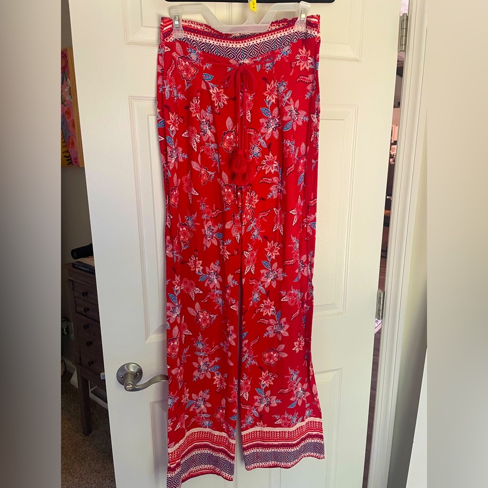 Cute pant made by Gypsies & Moondust. Size large, Never worn